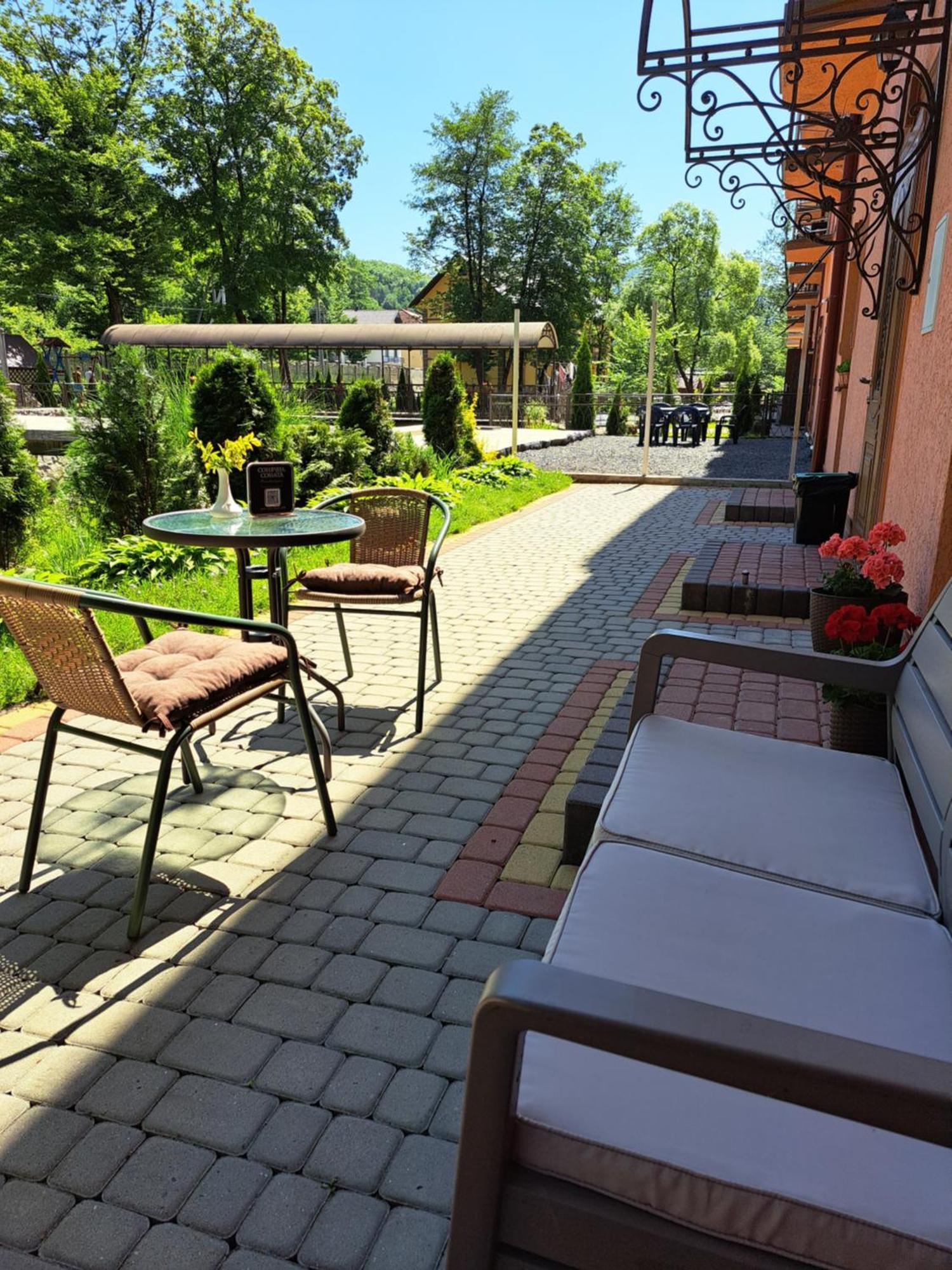 Сонячна Соната Hotel Polyana  Ngoại thất bức ảnh