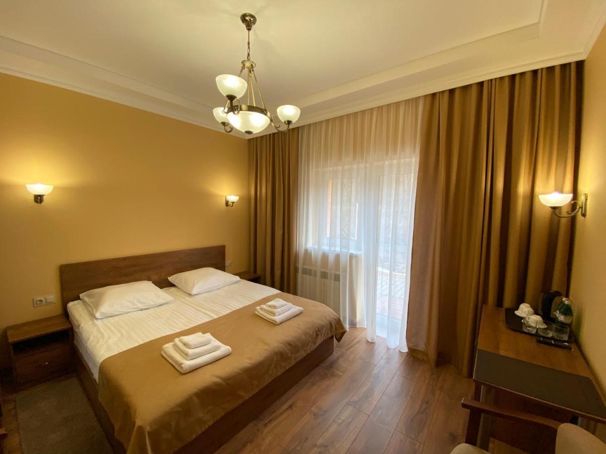 Сонячна Соната Hotel Polyana  Ngoại thất bức ảnh